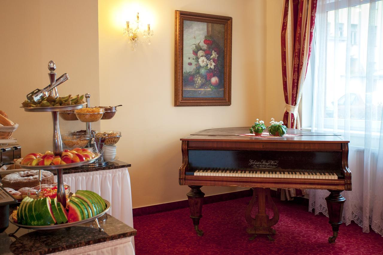 Hotel Savoy Ceske Budejovice Exterior photo