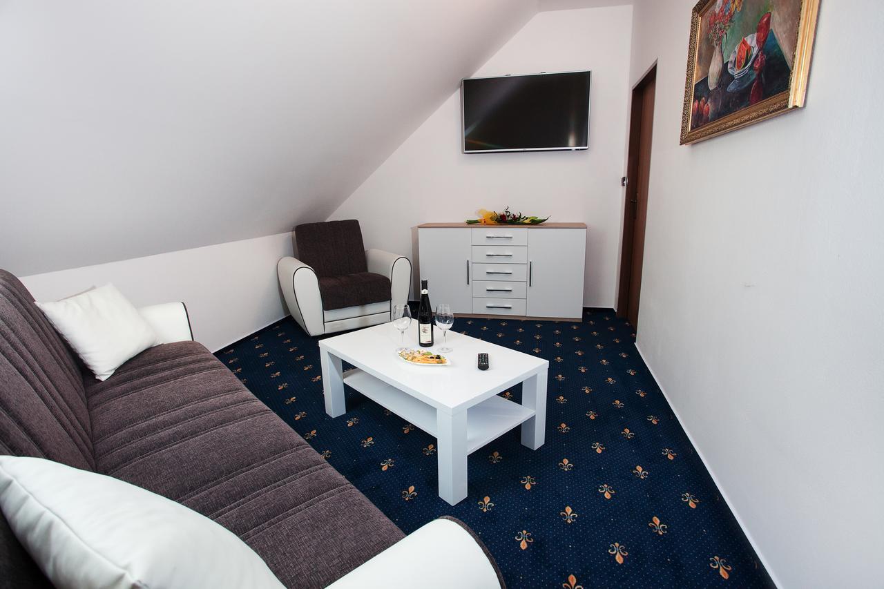 Hotel Savoy Ceske Budejovice Exterior photo
