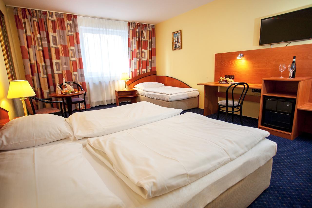Hotel Savoy Ceske Budejovice Exterior photo