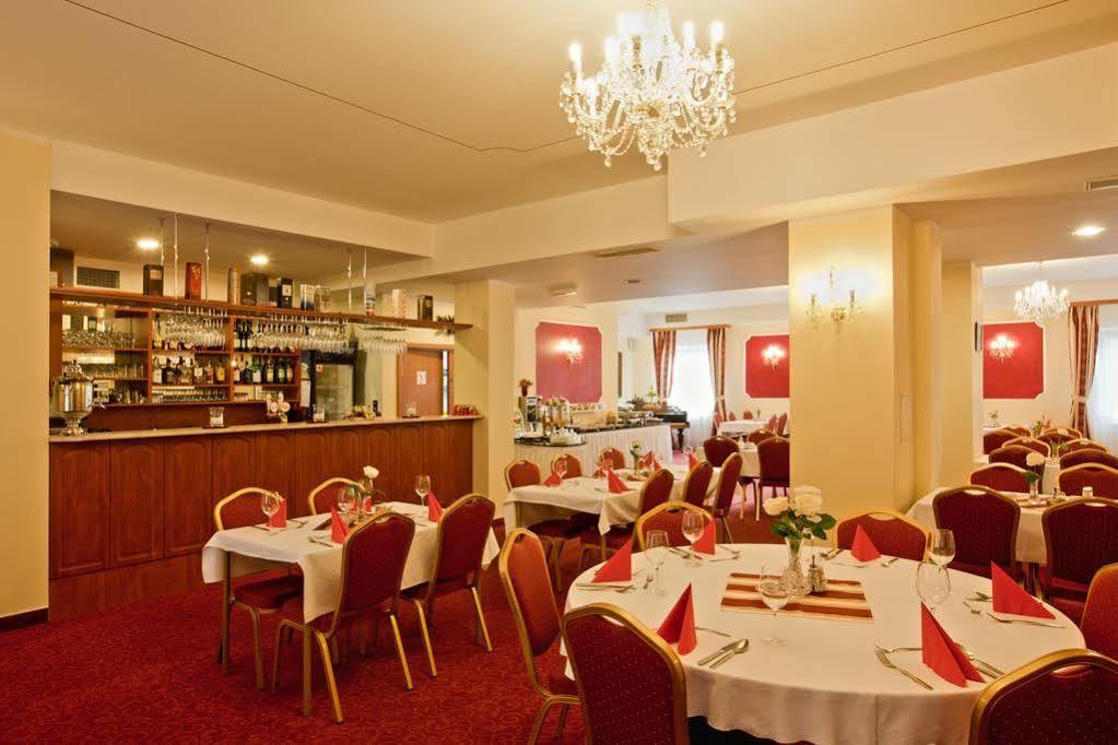 Hotel Savoy Ceske Budejovice Exterior photo