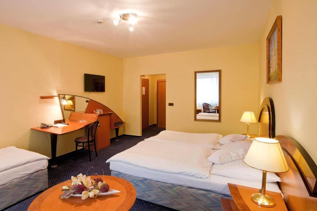 Hotel Savoy Ceske Budejovice Exterior photo